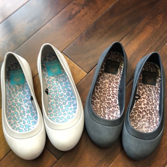CROCS Shoes - 2 for $25.  CROCS.   Size 6